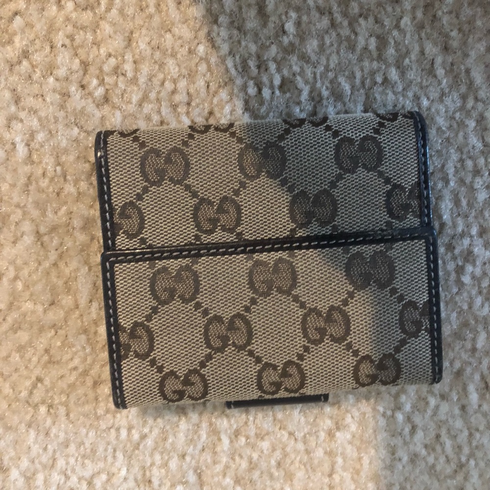 Authentic GUCCI G wallet